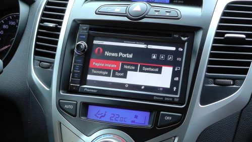 Hyundai ix20 2 DIN autórádió beszerelő keret (381143-22-1-1)